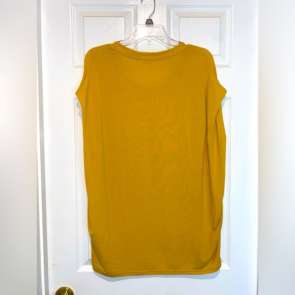 Umgee Oversized Mustard Top. Size S - Picture 2 of 4